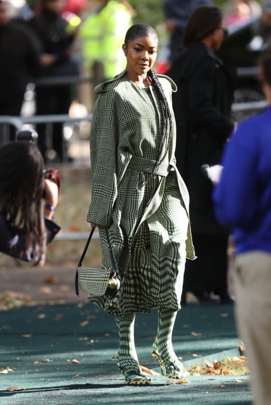 NAOMI ACKIE at Burberry SS24 Collection Catwalk Show at London Fashion Week 09/18/2023