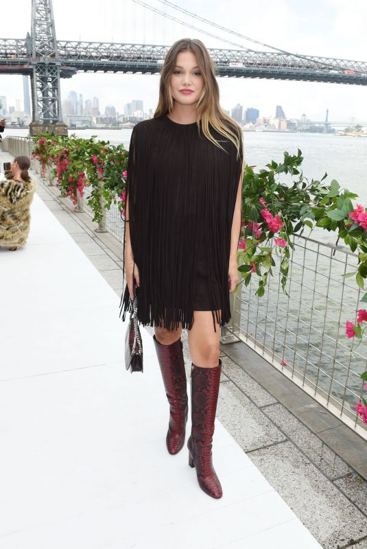 OLIVIA HOLT at Michael Kors Spring 2024 Ready to Wear Runway Show in New Yor 09/11/2023
