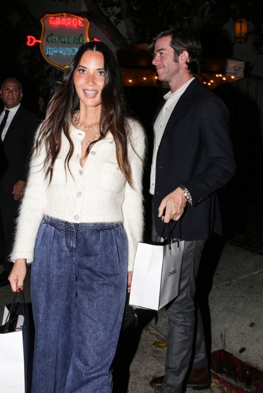 OLIVIA MUNN and John Mulaney Leaves Chateau Marmont in West Hollywood 09/19/2023