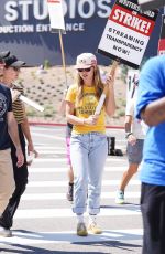 OLIVIA WILDE at Sag-aftra and Wga Strike at Universal Studios in Burbank 09/08/2023