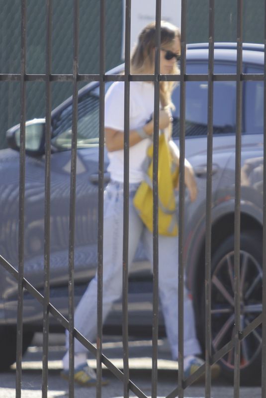OLIVIA WILDE Heading to a Studio in Los Angeles 09/07/2023