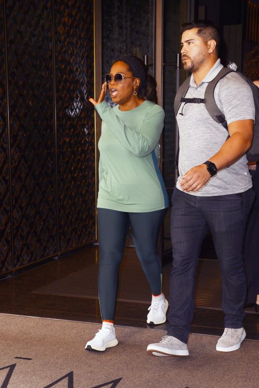 OPRAH WINFREY Leaves Her Hotel in New York 09/11/2023