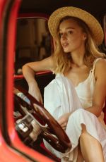 PHOEBE DYNEVOR for The Glass Camera 2017
