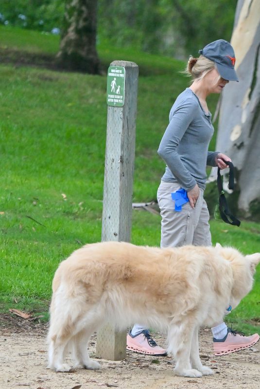 RENEE ZELLWEGER Out with Her Dog on Labor Day Weekend in Los Angeles 09/03/2023