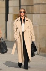 ROSIE HUNTINGTON-WHITELEY Out at Paris Fashion Week 09/29/2023