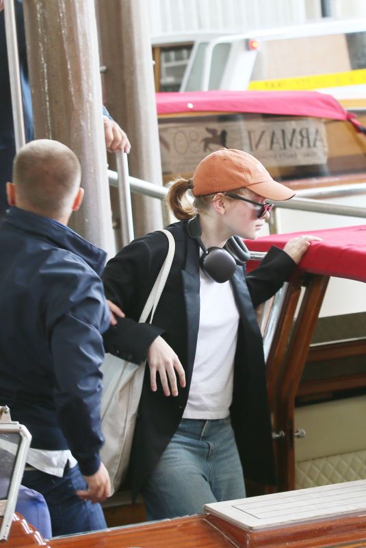 SADIE SINK Aarrives in Venice 08/30/2023