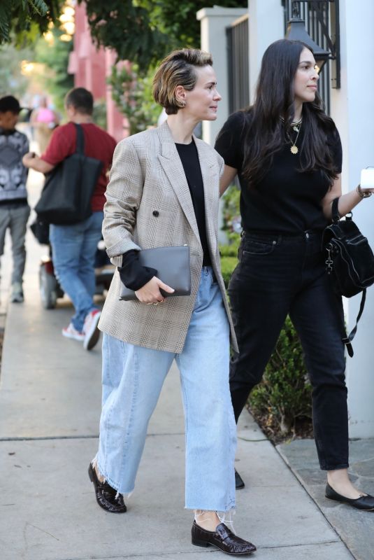 SARAH PAULSON Arrives at One Fair Wage’s Server for an Hour Event at Gracias Madre in West Hollywood 09/21/2023