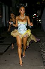SAWEETIE Arrives at VMA