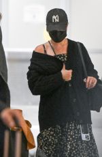 SCARLETT JOHANSSON Aarrives at JFK Airport in New York 09/23/2023