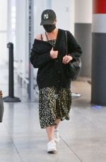 SCARLETT JOHANSSON Aarrives at JFK Airport in New York 09/23/2023