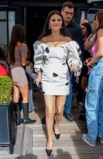SELENA GOMEZ Leaves L