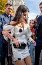SELENA GOMEZ Leaves L