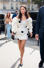 SELENA GOMEZ Leaves L