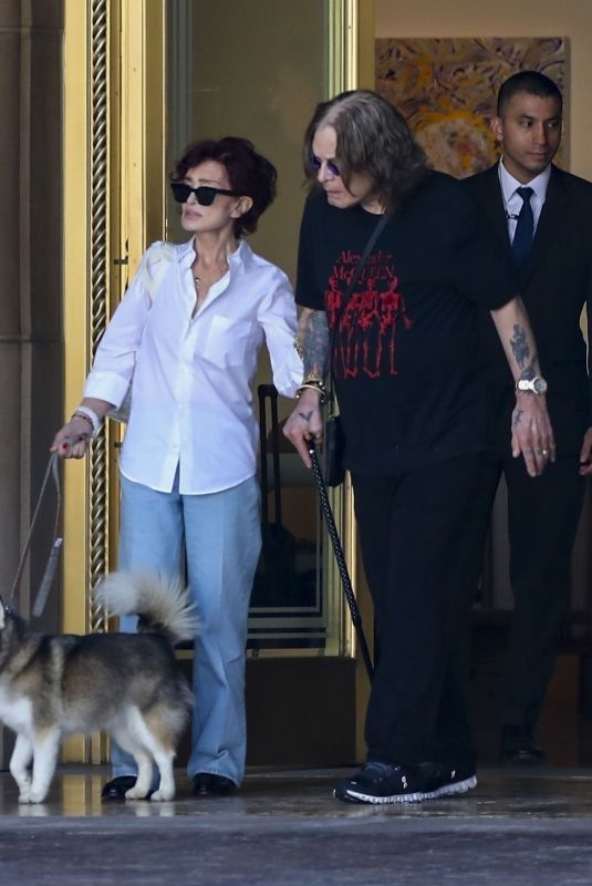 SHARON OSBOURNE Out for a Meal in Beverly Hills 09/07/2023