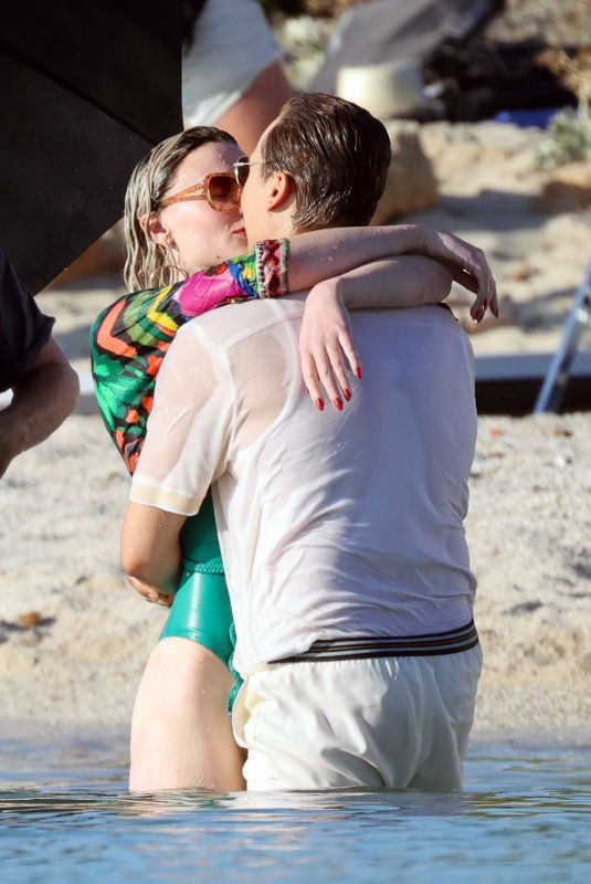 SOPHIE TURNER Shooting a Scenes in the Ocean in Palma 09/14/2023