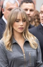 SUKI WATERHOUSE Arrives at Fendi Fashion Show in Milan 09/20/2023