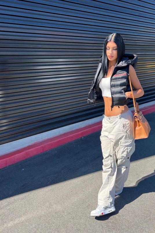 SUNNY MALOUF - Instagram Photos 09/25/2023