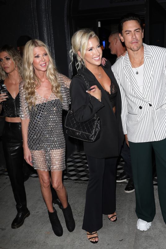 TARA REID and JOJO SIWA with Friends at Craig’s in West Hollywood 09/12/2023