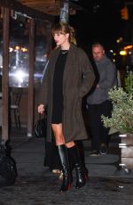 TAYLOR SWIFT, LAURA DERN, GRETA GERWIG and ZOE KRAVITZ Out for Dinner at Il Buco in New York 09/18/2023