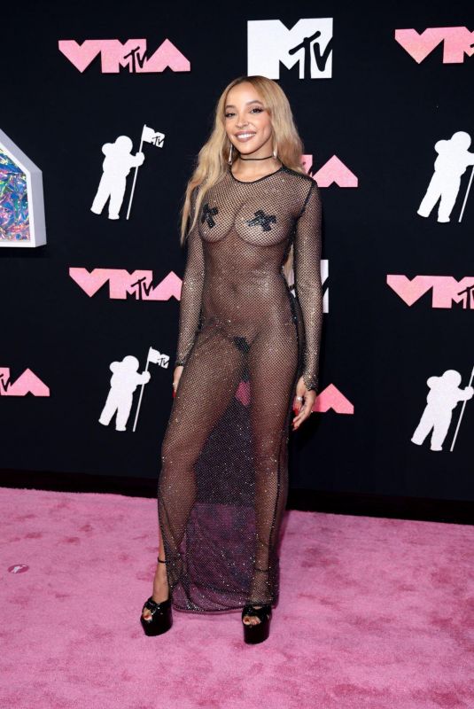 TINASHE at 2023 MTV Video Music Awards in Newark 09/12/2023