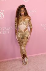 WINNIE HARLOW at Victoria’s Secret Celebrates The Tour ’23 in New York 09/06/2023