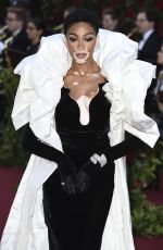 WINNIE HARLOW at Vogue World: London 2023 at Theatre Royal Drury Lane 09/14/2023