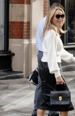AMANDA HOLDEN Leaves Global Radio Studios in London 10/09/2023
