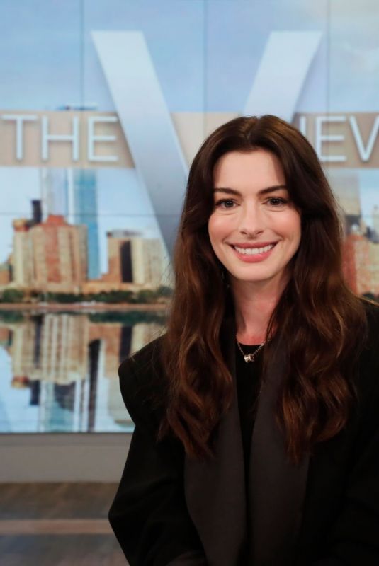 ANNE HATHAWAY at The View 10/06/2023
