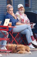 BUSY PHILIPPS and Ex-husband Marc Silverstein Having Lunch in New York 10/11/2023