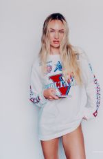CANDICE SWANEPOEL for Puss Puss VVolume 18, October 2023