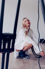 CANDICE SWANEPOEL for Puss Puss VVolume 18, October 2023
