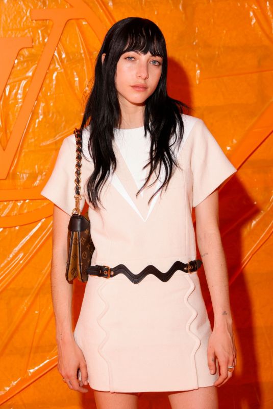 DEVON ROSS at Louis Vuitton Womenswear Spring/summer 2024 Show in Paris 10/02/2023