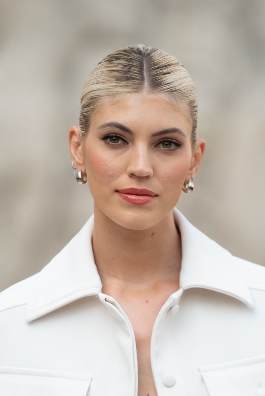 DEVON WINDSOR at Elie Saab Womenswear Spring/Summer 2024 Show at Paris Fashion Week 09/30/2023