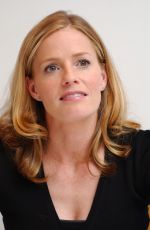 ELISABETH SHUE at Hide and Seek Press Conference 01/08/2005