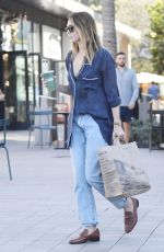 ELIZABETH OLSEN Out Shopping at Erewhon Market in Los Angeles 10/16/2023