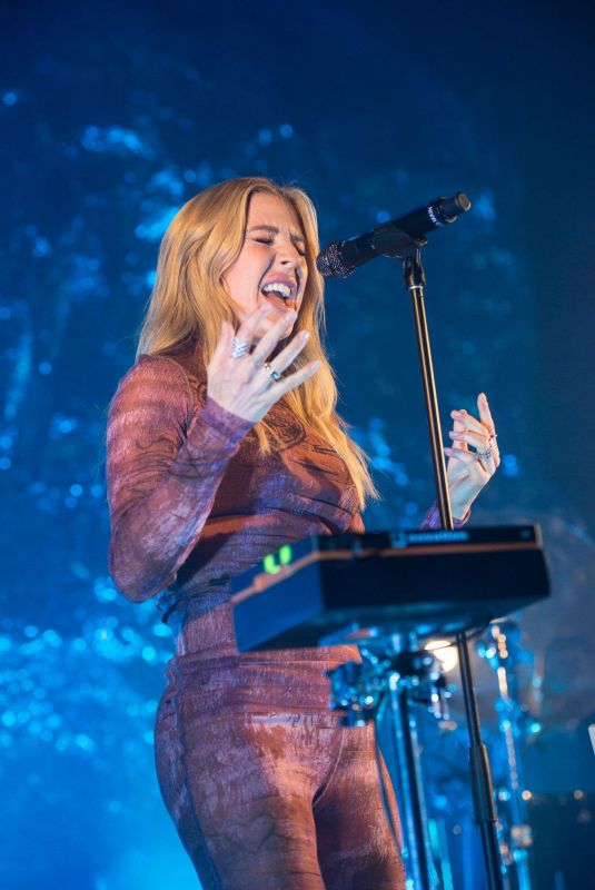 ELLIE GOULDING Performs at The O2 Institute Birmingham in Birmingham 10/23/2023