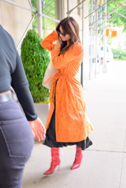 EMILY RATAJKOWSKI Arrives for a Business Meeting in New York 10/10/2023