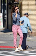 EMILY RATAJKOWSKI Dropping off Her Son at Daycare in New York 10/04/2023