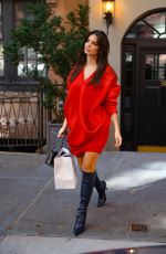 EMILY RATAJKOWSKI Leaves Her Apartment in New York 10/19/2023