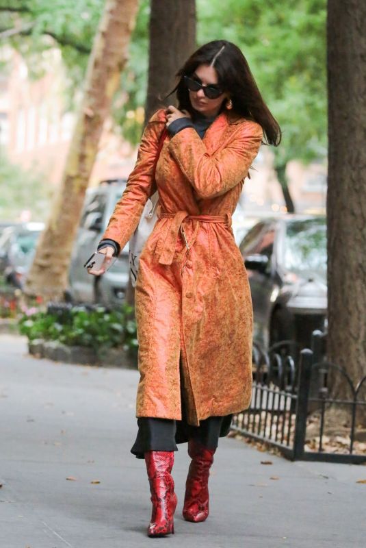 EMILY RATAJKOWSKI Out and About in New York 10/10/2023