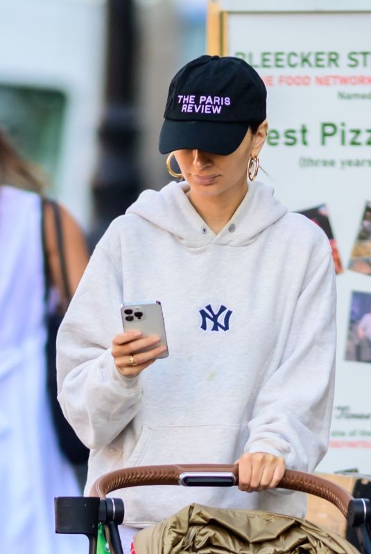 EMILY RATAJKOWSKI Out with a Stroller in New York 10/02/2023