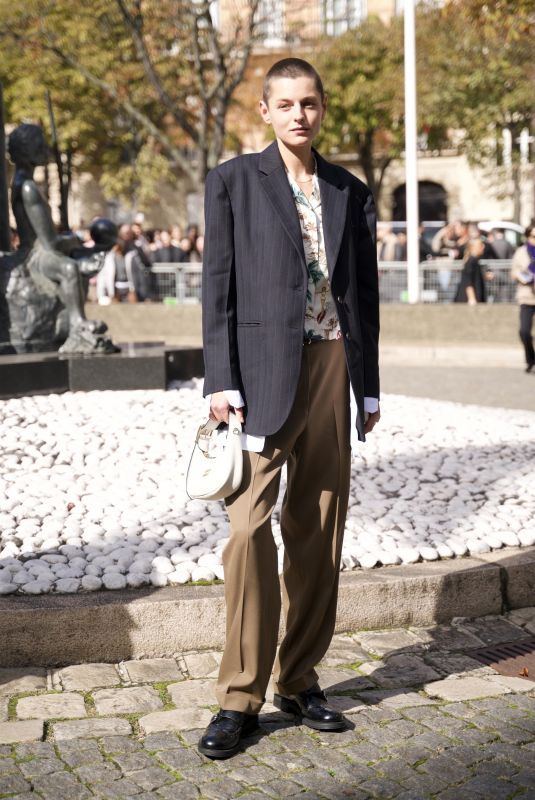 EMMA CORRIN Arrives at Miu Miu Womenswear Spring/Summer 2024 Show at Paris Fashion Week 10/03/2023