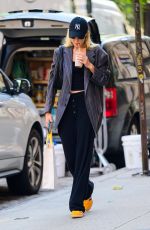 GIGI HADID Arrives at Her Apartment in New York 10/05/2023