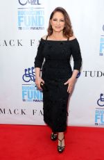 GLORIA ESTEFAN at 38th Annual Great Sports Legends Dinner 10/16/2023