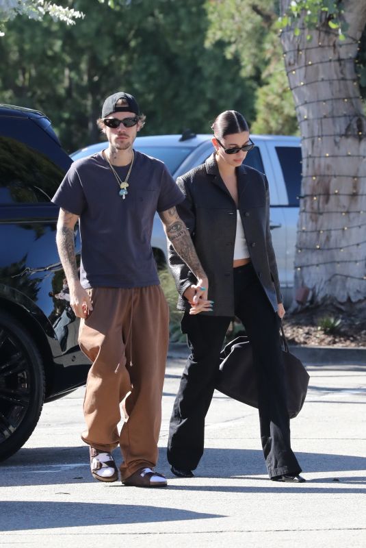 HAILEY and Justin BIEBER Out and About in Los Angeles 10/30/2023