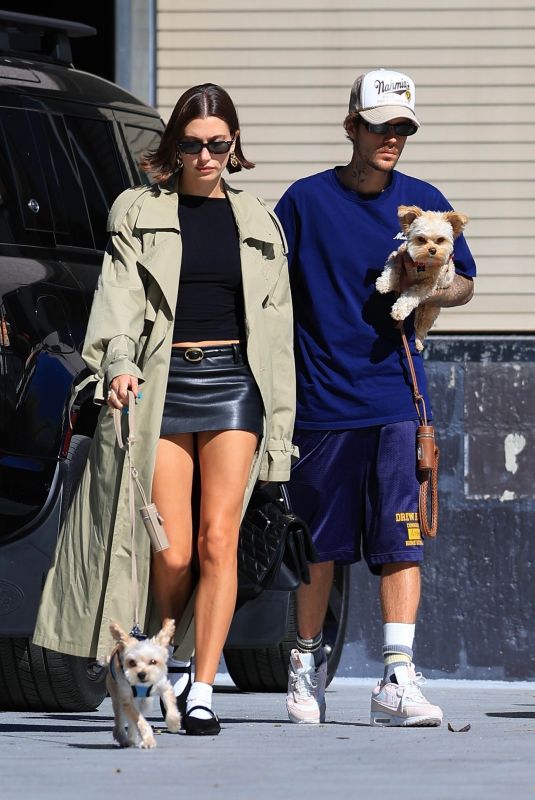 HAILEY and Justin BIEBER Out with Their Dogs in West Hollywood 10/29/2023