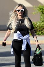 HOLLY MADISON Put Shopping in Calabasas 10/27/2023