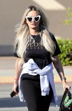 HOLLY MADISON Put Shopping in Calabasas 10/27/2023