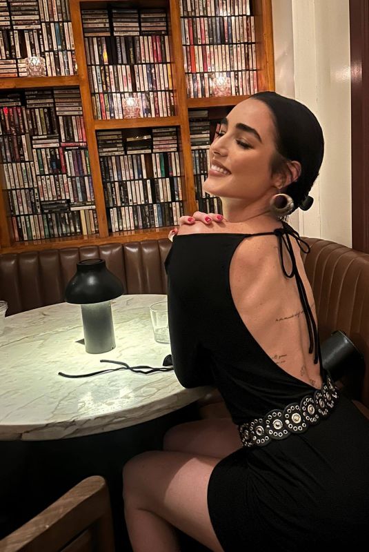 INDIANA MASSARA - Instagram Photos 10/14/2023