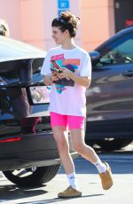 ISABELLA ROSE GIANNULLI Shopping at Trader Joe